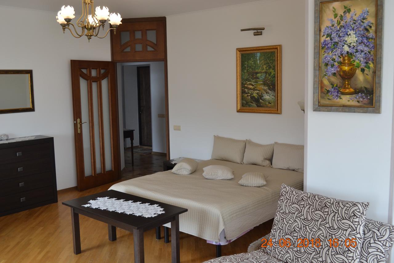 Sunny Apartment In The City Center Truskavets Dış mekan fotoğraf